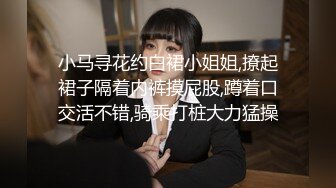 大白天卧室中后入操白衬衣白嫩老婆拉住头发无套打桩