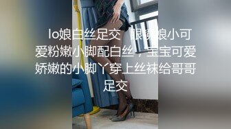 -活泼可爱连衣裙美女被平头哥扒掉裙子床上激烈抽插 女上位,侧入操逼