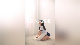 最新地铁站三位高颜值好身材美女拉便便