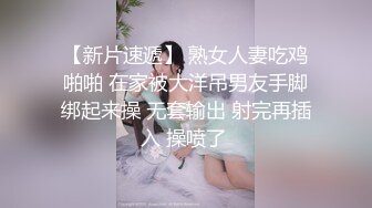 大眼学妹 洗完澡就想要了，痒的很 轻轻用中指扣阴穴，滴答滴答的淫水沾在了手上!