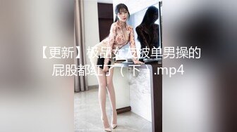 肥臀巨乳女友的高超口活，大中午的也不闲着