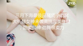 咖啡店女厕全景偷拍美女尿尿??居然还有美女在自摸