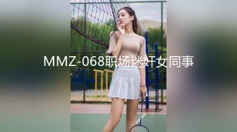 大奶肥婆来按摩推油，旁边有宝妈带着两个孩子坐着喂奶，真是春光乍泄！