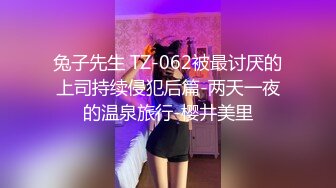 足浴会所双飞极品女技师梅开三度  一边插穴还被另一个舔乳头