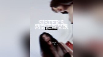 路边公厕全景偷拍长发美女嘘嘘和她的多毛小黑鲍